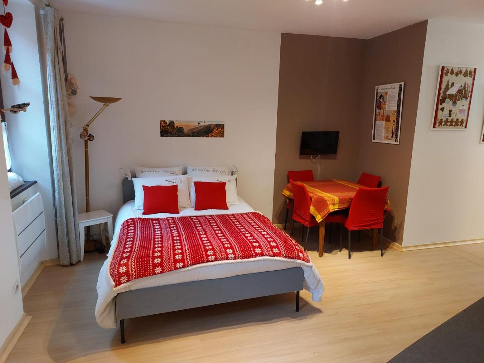 Le Bubele Au Coeur Du Centre Medieval Et Vignoble รีโบวิลเล ภายนอก รูปภาพ